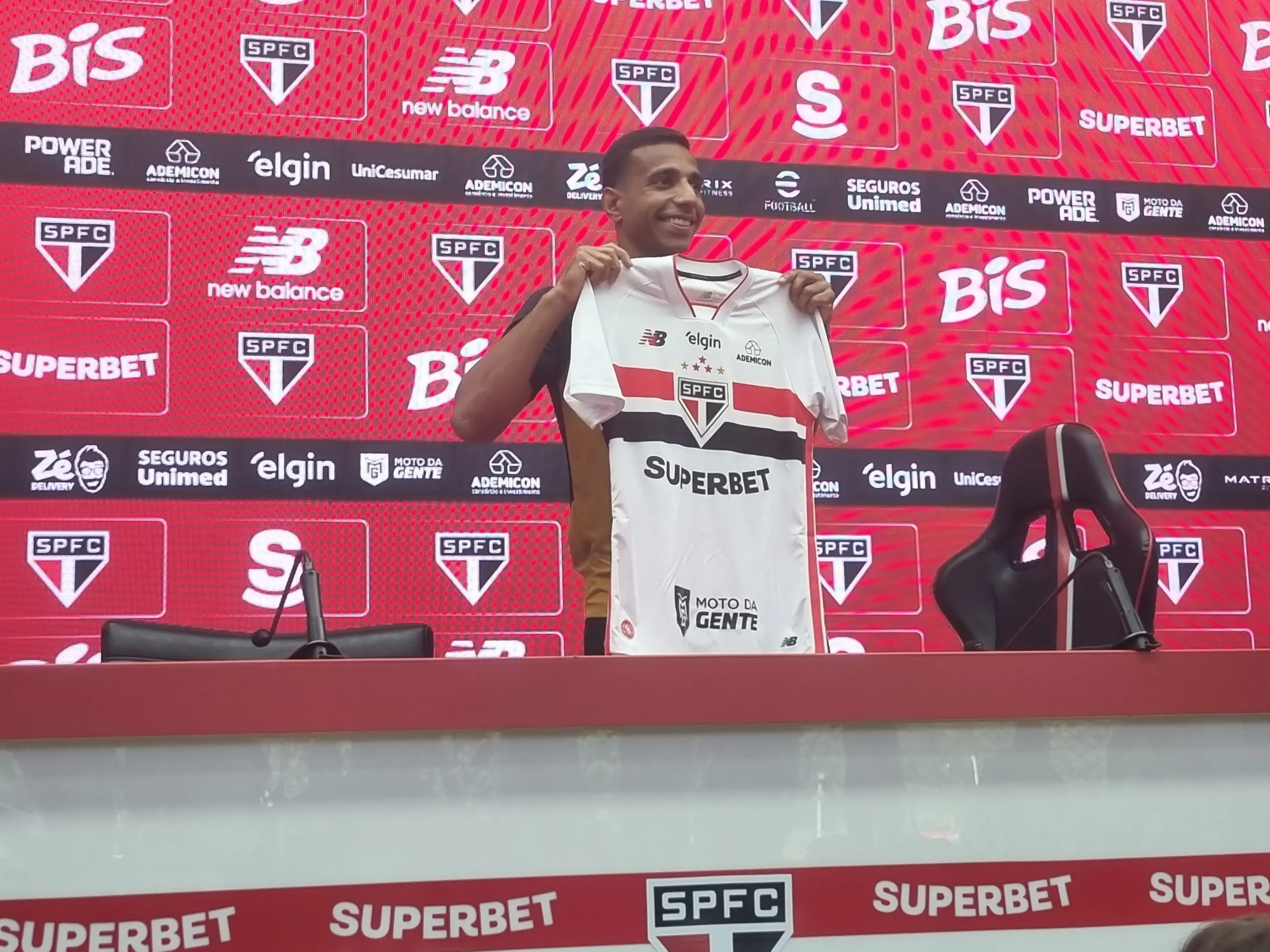São Paulo regulariza Aurélio Buta e Victor Sá para sequência da temporada