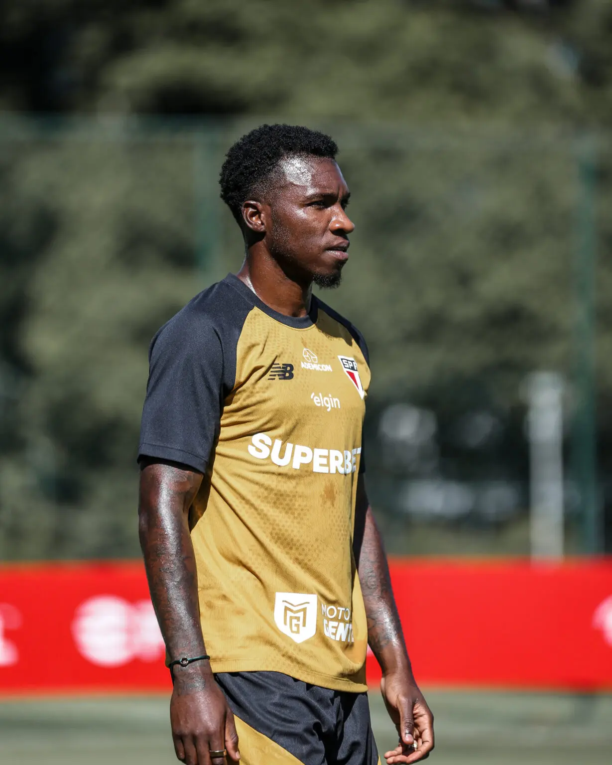São Paulo encerra treinos com Aurélio Buta e define time contra o Athletico-pr