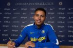 Chelsea oficializa contratação milionária de Morgan Rogers