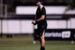 Fernando Diniz intensifica preparação do Corinthians para duelo contra o Remo