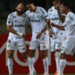 Santos goleia na Sul-americana e renova esperanças da torcida