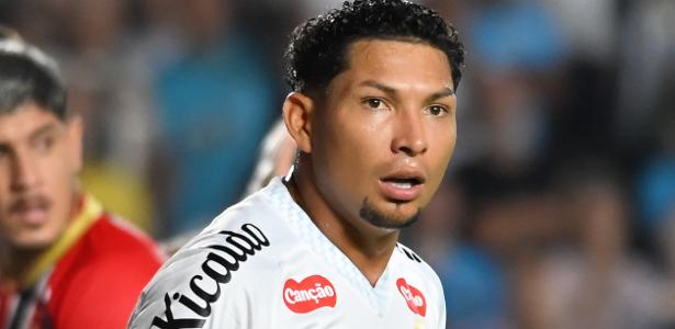 Rony prega cautela após goleada do Santos na Copa Sul-americana