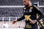 Neymar prioriza preparação física no Santos enquanto disputa torneio de pôquer