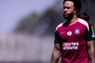 Memphis Depay e Corinthians buscam consenso em meio a crise financeira e falta de mercado