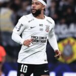 Memphis Depay assume protagonismo em negociações para renovar com o Corinthians