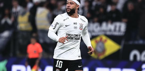 Memphis Depay assume protagonismo em negociações para renovar com o Corinthians
