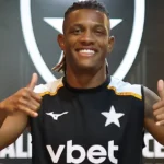 Danilo reforça Botafogo contra o Vitória e define futuro no Brasileirão