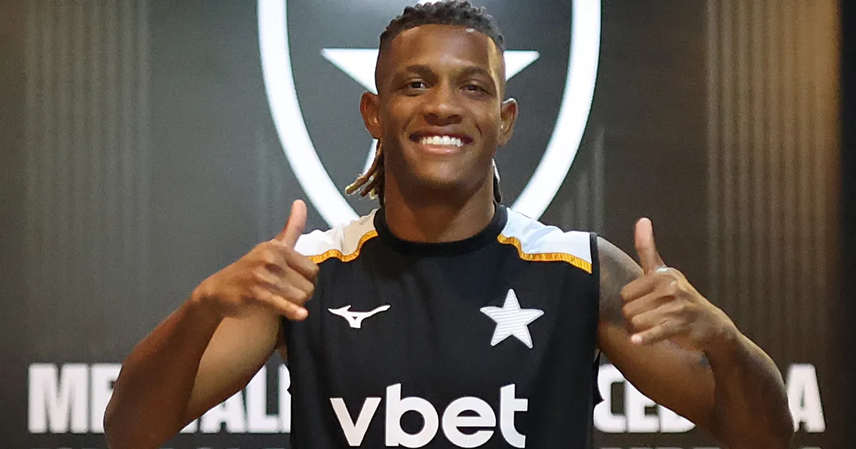 Danilo reforça Botafogo contra o Vitória e define futuro no Brasileirão