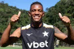 Danilo reforça elenco do Botafogo para confronto decisivo contra o Vitória