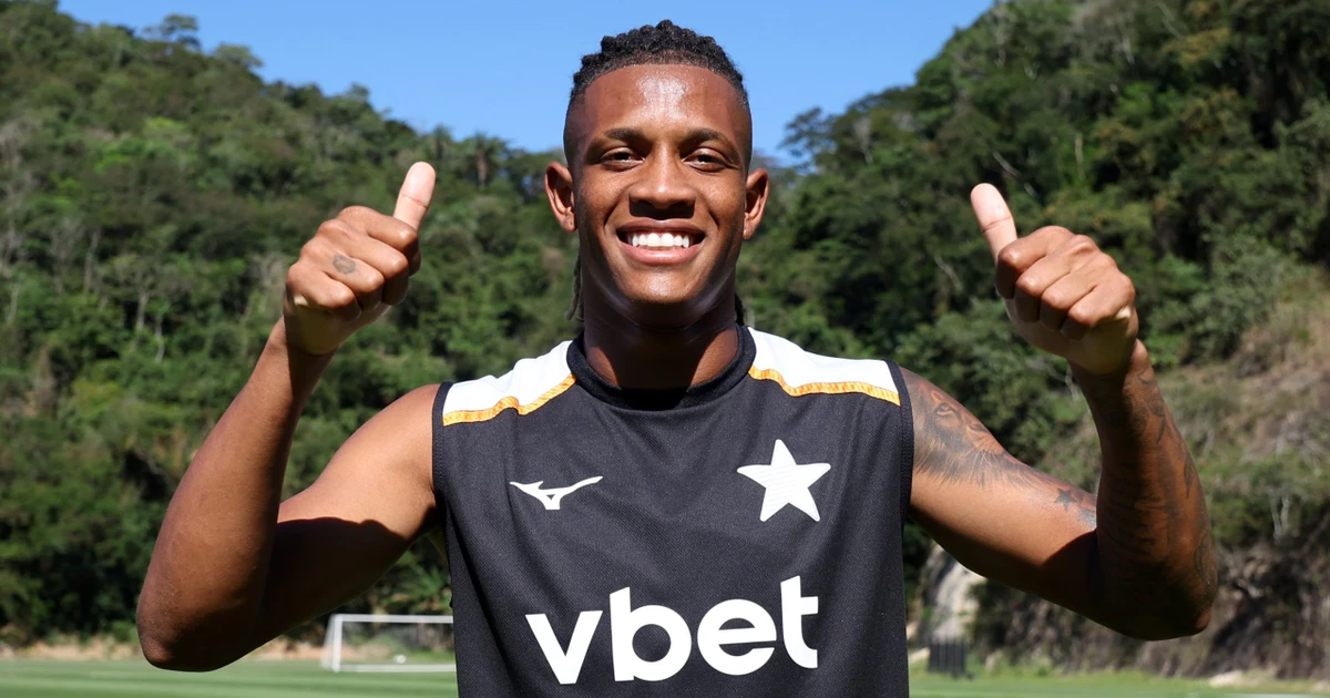 Danilo reforça elenco do Botafogo para confronto decisivo contra o Vitória