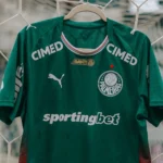 Palmeiras adota esquema com três zagueiros para duelo contra o Coritiba