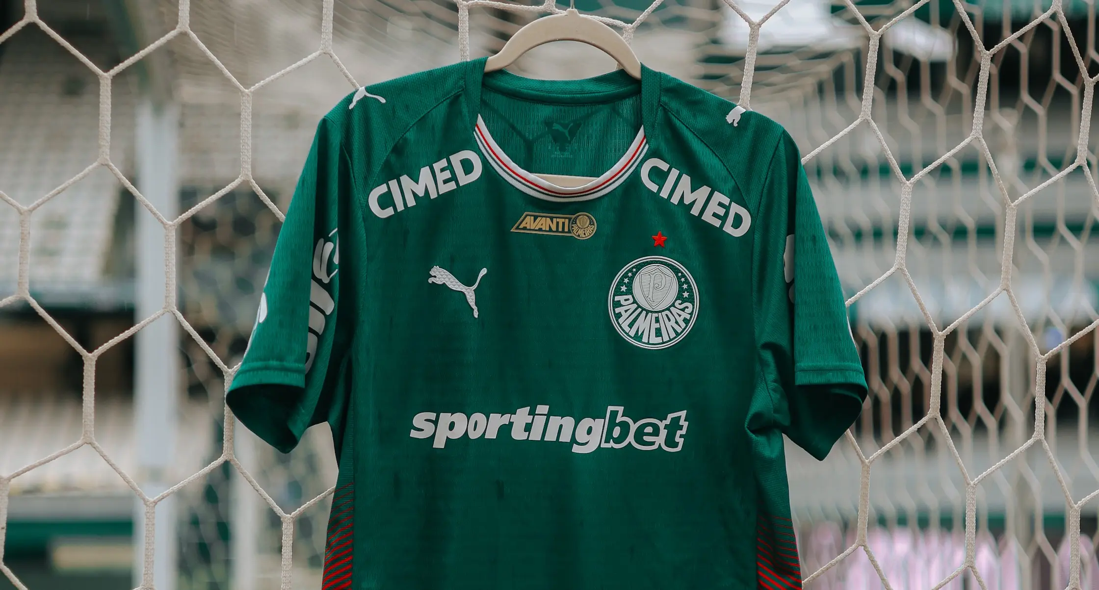 Palmeiras adota esquema com três zagueiros para duelo contra o Coritiba