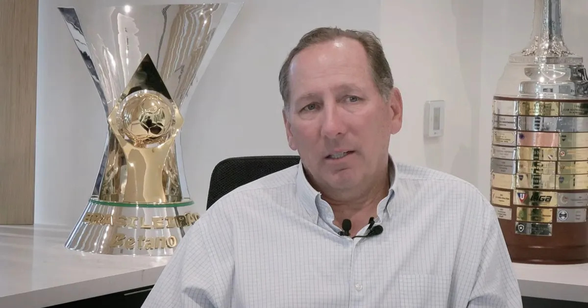 John Textor contesta acusações sobre negociações do Botafogo com Nottingham Forest