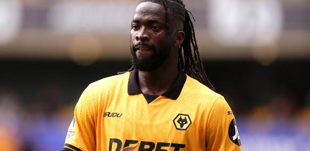 Tolu Arokodare paralisa treino do Wolverhampton após ter transferência negada