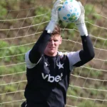 Botafogo avalia negociação de Raul e prioriza jovens da base