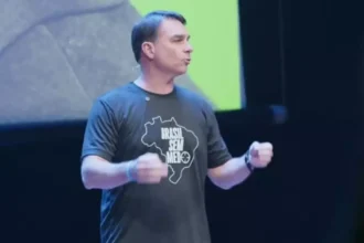 Nunes Marques relata ação do PT no TSE contra Flávio Bolsonaro por ataques às urnas