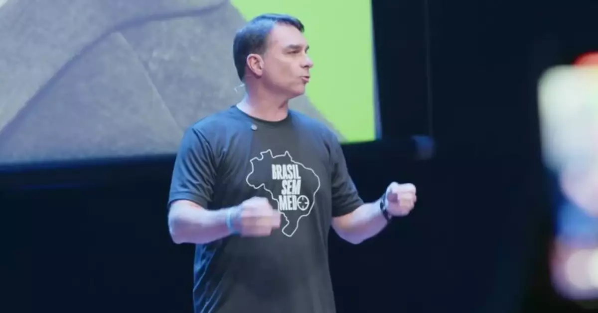Nunes Marques relata ação do PT no TSE contra Flávio Bolsonaro por ataques às urnas