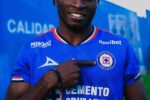 Vasco demonstra interesse na contratação do atacante Christian Ebere