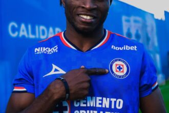 Vasco demonstra interesse na contratação do atacante Christian Ebere