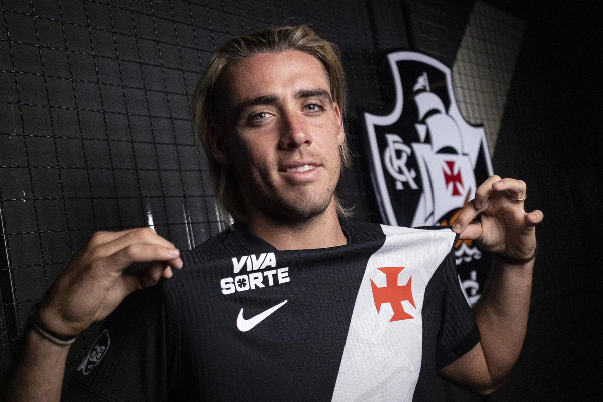 Cláudio Spinelli assume a artilharia isolada do Vasco em 2026