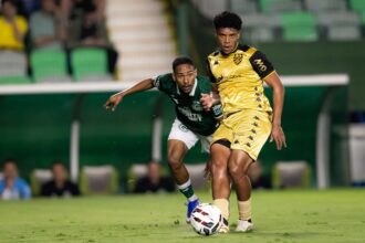 Goiás e Sport medem forças em confronto decisivo pelo campeonato