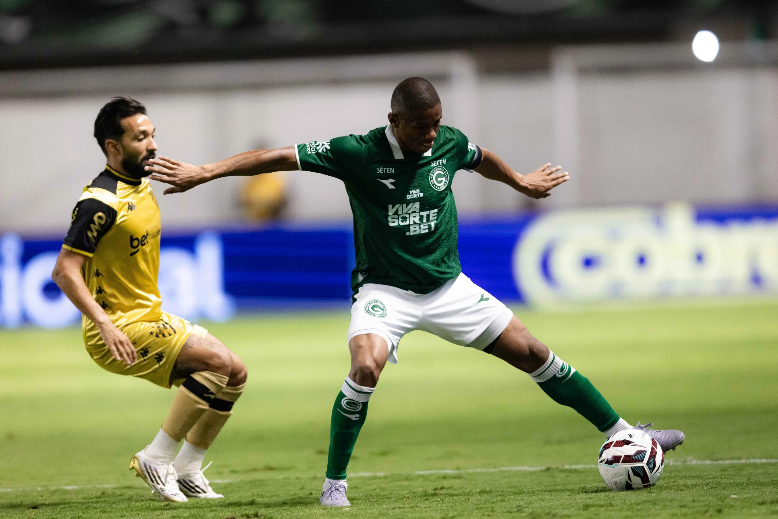 Goiás arranca empate contra o Sport nos minutos finais pela Série B