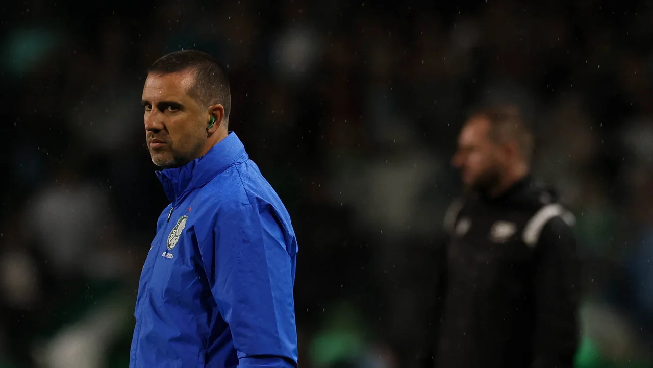 Palmeiras mantém cautela sobre Danilo enquanto João Martins valoriza o grupo atual