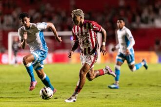 Náutico supera Londrina em confronto decisivo no estádio