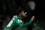 Heittor celebra estreia profissional no Palmeiras e projeta sequência com Abel Ferreira