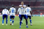 Cruzeiro supera Internacional no Beira-rio e ganha posições no Brasileirão