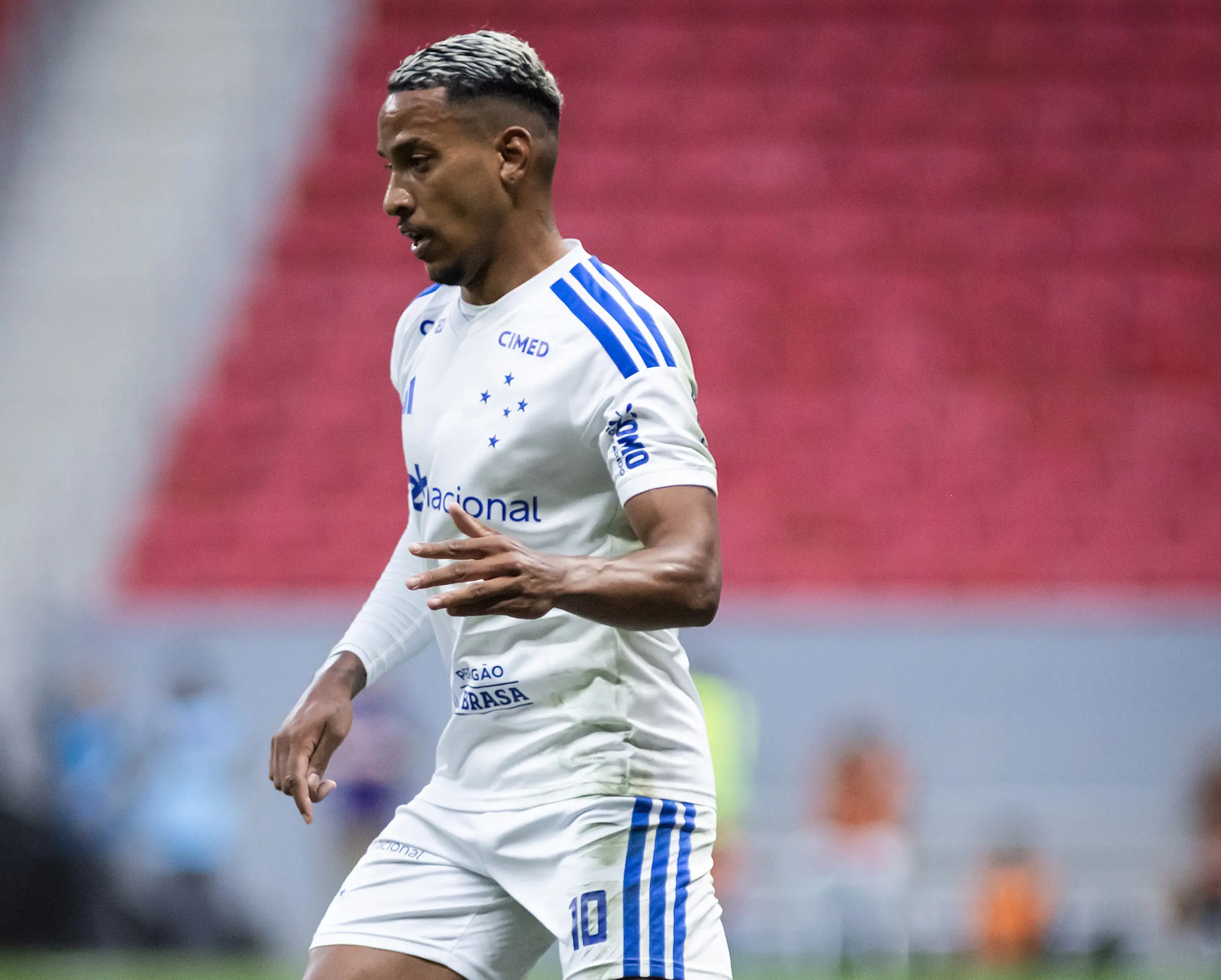 Cruzeiro vence Internacional no Beira-rio e Matheus Pereira projeta G4