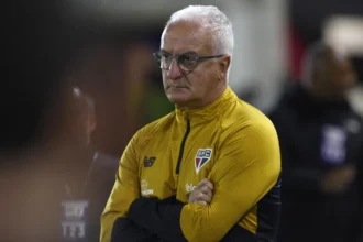 Dorival Júnior analisa revés do São Paulo e descarta influência política no desempenho