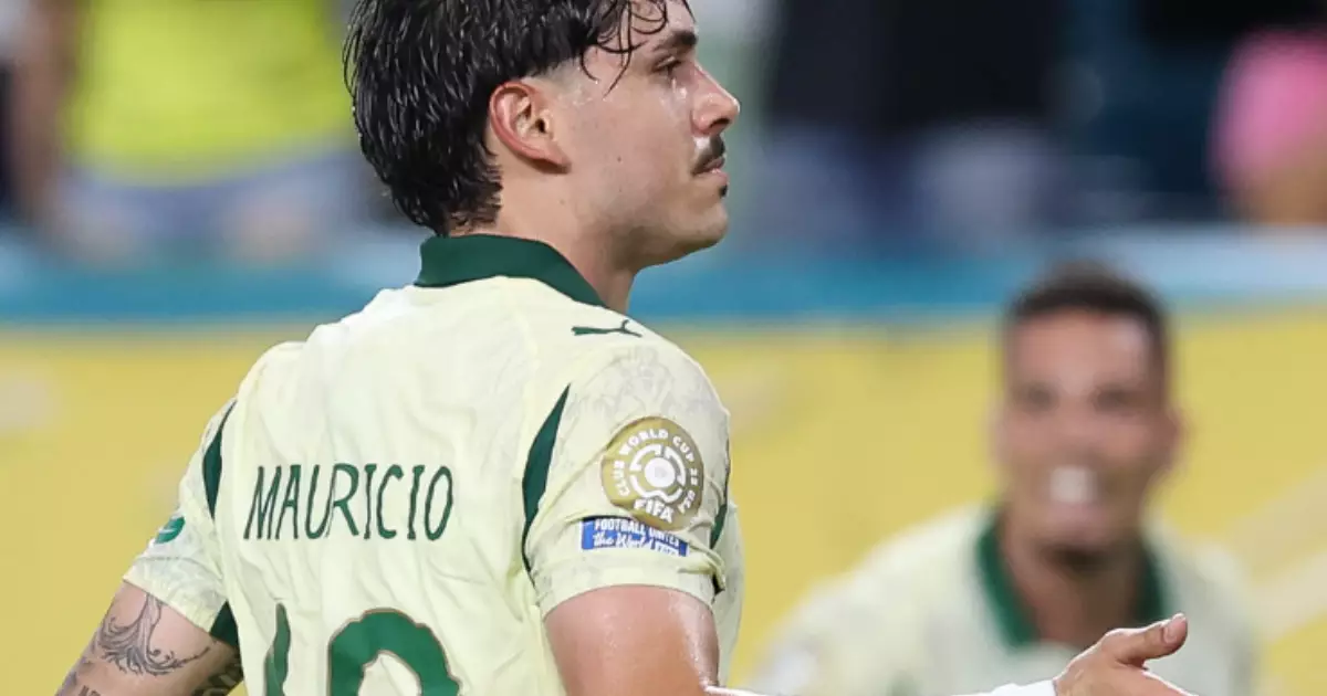 Maurício reafirma compromisso com o Palmeiras após brilhar em campo