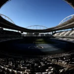 Botafogo e Vitória se enfrentam no Nilton Santos com retornos e estreias em jogo do Brasileirão