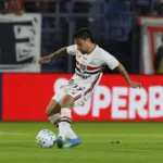 São Paulo oscila e sofre virada do Athletico-pr em Bragança Paulista