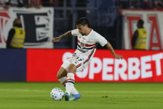 São Paulo oscila e sofre virada do Athletico-pr em Bragança Paulista
