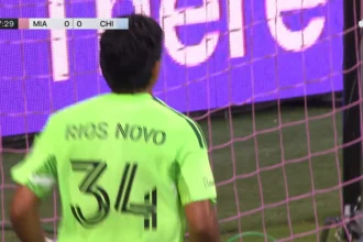 Pressão de Lewandowski resulta em gol contra do Inter Miami aos 17 minutos