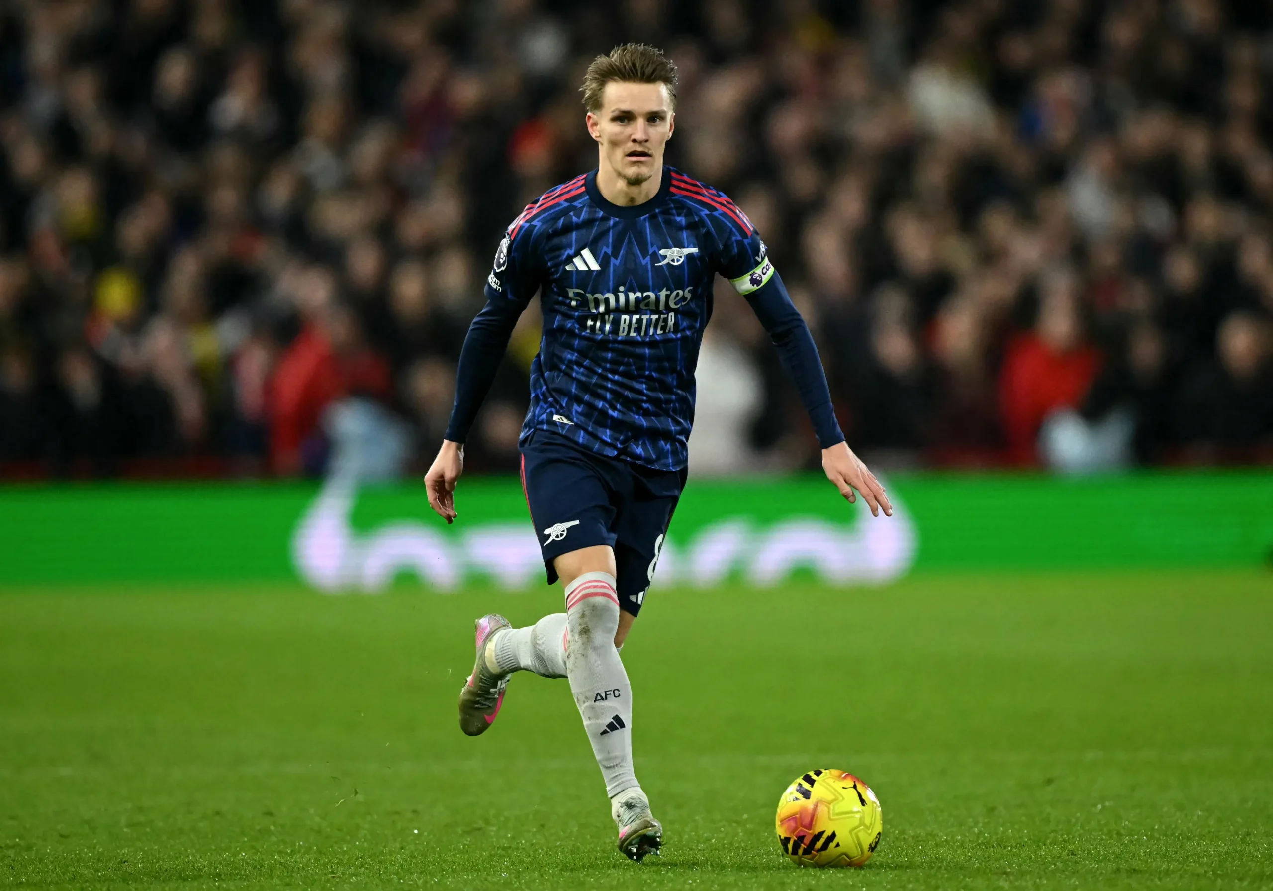 Arsenal avalia futuro de Martin Odegaard em meio ao interesse em Bruno Guimarães