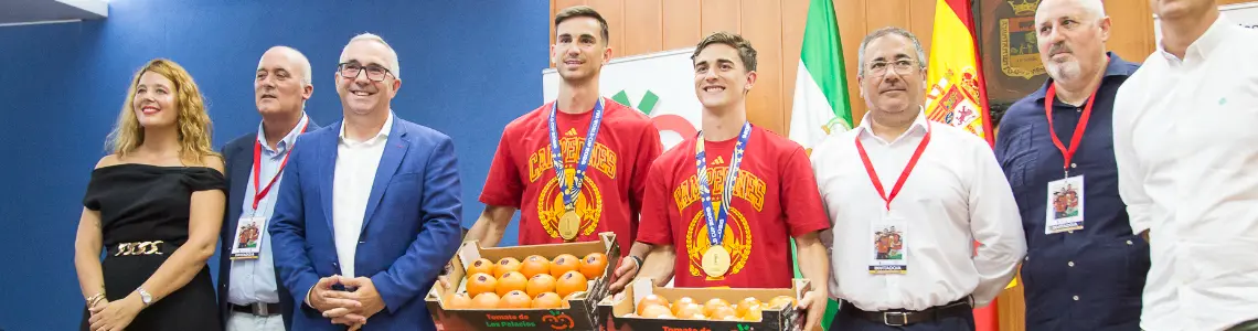 Tomates celebram a conquista mundial de Gavi e Fabián Ruiz em Los Palacios
