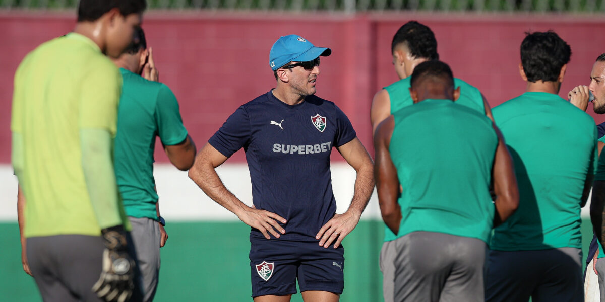 Zubeldía integra trio de Xerém aos treinos do elenco principal do Fluminense