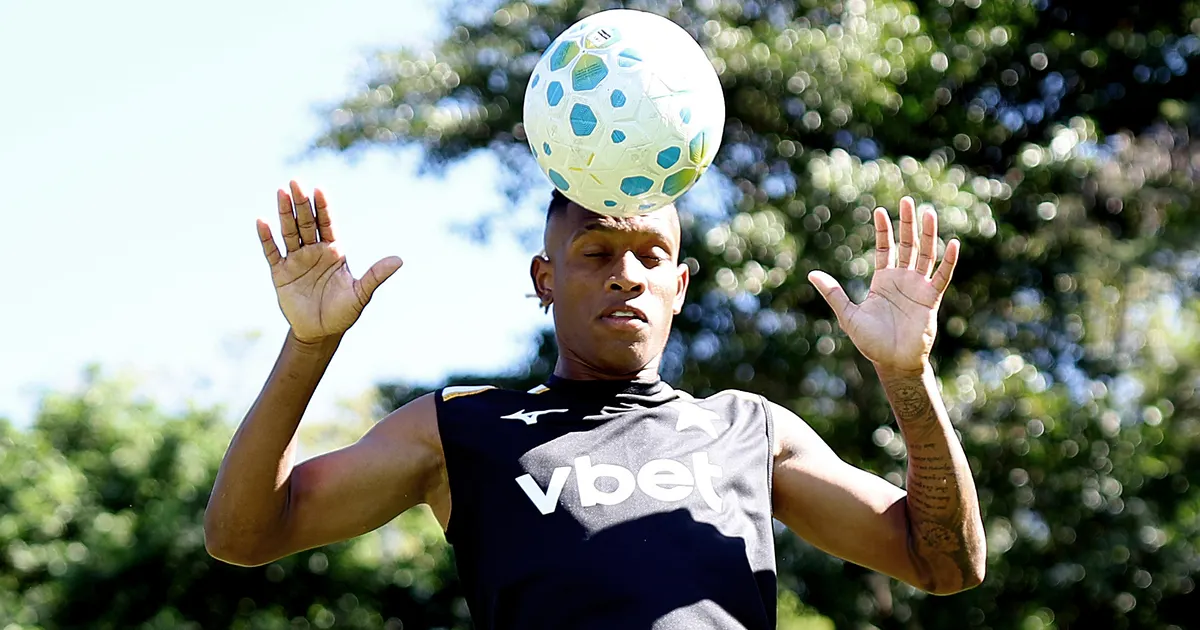 Palmeiras mantém oferta de R$ 160 milhões por Danilo e aguarda decisão do Botafogo