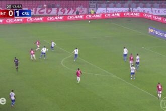 Estreia de Gabriel Pec no Cruzeiro termina em fratura após falta dura de Victor Gabriel