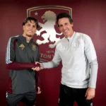 Aston Villa oficializa chegada de Alejandro Garnacho por empréstimo
