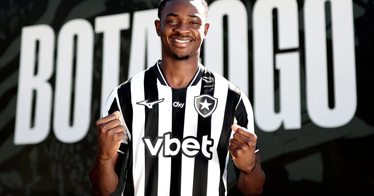 Domingos Andrade tem nome publicado no BID e fica à disposição do Botafogo