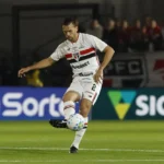 São Paulo perde Rafael Toloi por lesão antes de confronto com o Flamengo
