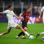 Luka Modric renova com Milan e adia planos de aposentadoria