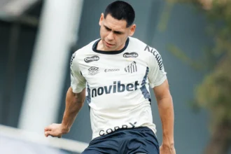 Gustavo Caballero é regularizado no BID e vira opção para o Santos
