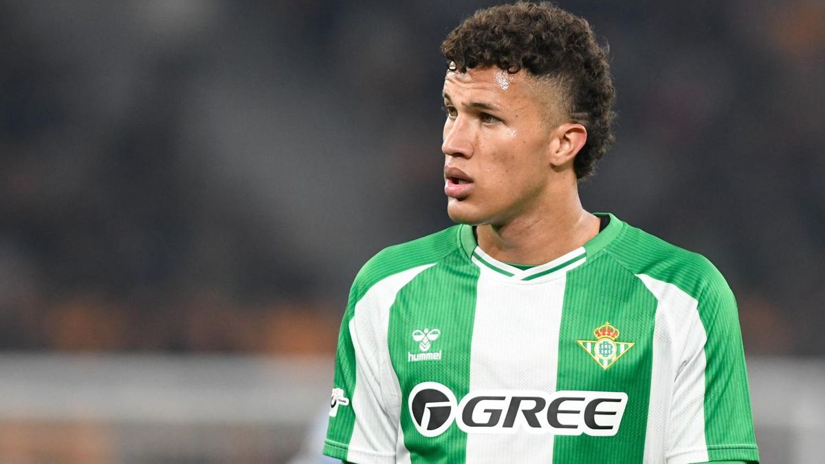 Vasco avança na contratação do meia Nelson Deossa junto ao Betis