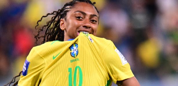 Barcelona fecha contratação recorde da atacante brasileira Kerolin