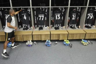 Botafogo define escalação com novidades para duelo contra o Vitória